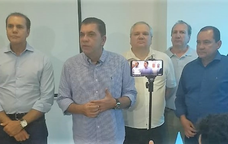 Candidato recebeu a imprensa na tarde desta terça-feira