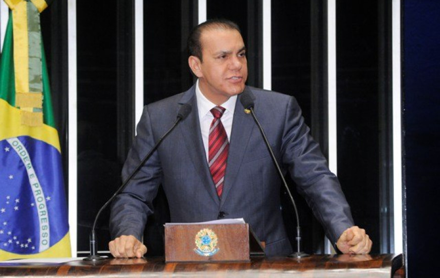 Atídes expõe situação do País