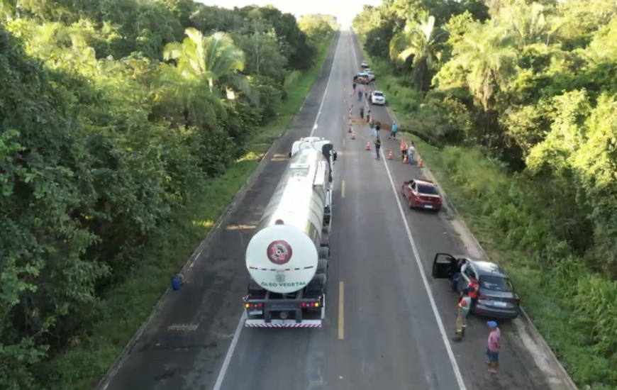 Meia pista da BR-153 está liberada, mas novas interdições podem ocorrer