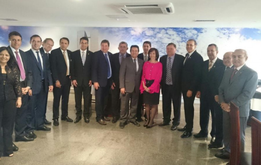 Gaguim se reúne com deputados