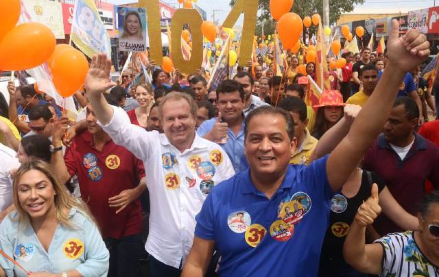 Gomes e Carlesse realizam caminhada em Taquaralto
