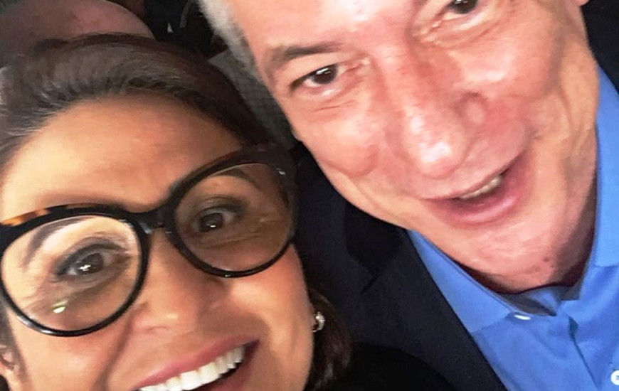 Senadora e presidenciável fizeram uma selfie durante a convenção nacional do PDT