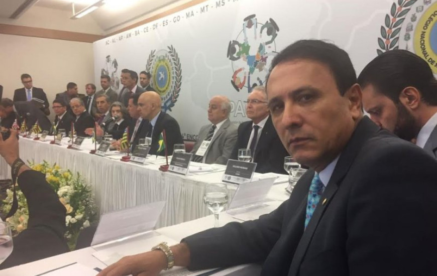 Deputado federal Carlos Gaguim em Encontro