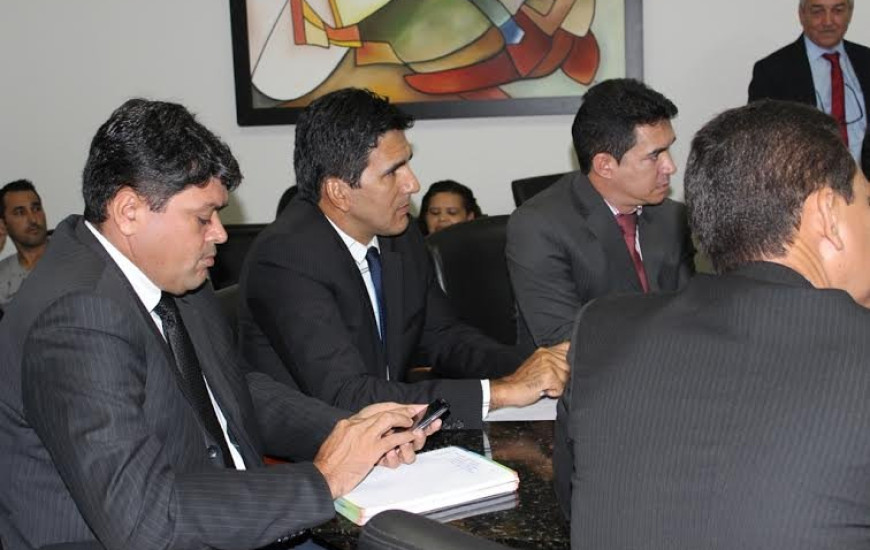 Vereadores e lojistas discutiram assunto na Câmara