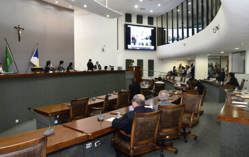 Sessão vespertina da AL tem debates acalorados