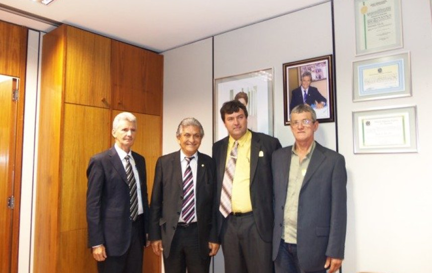 Reis recebe prefeitos