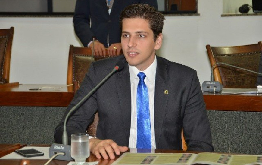 Olyntho sugere visita à CPI da Petrobrás