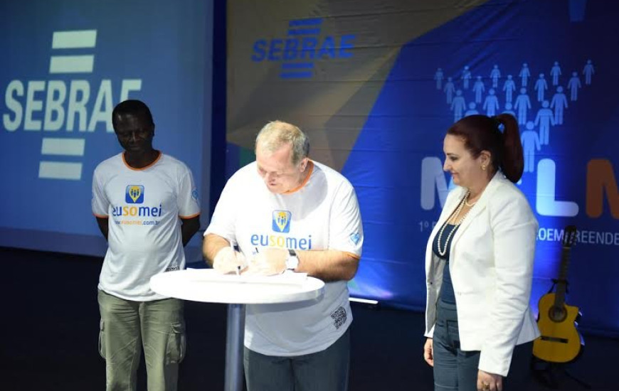 Omar Henneman lança aplicativo