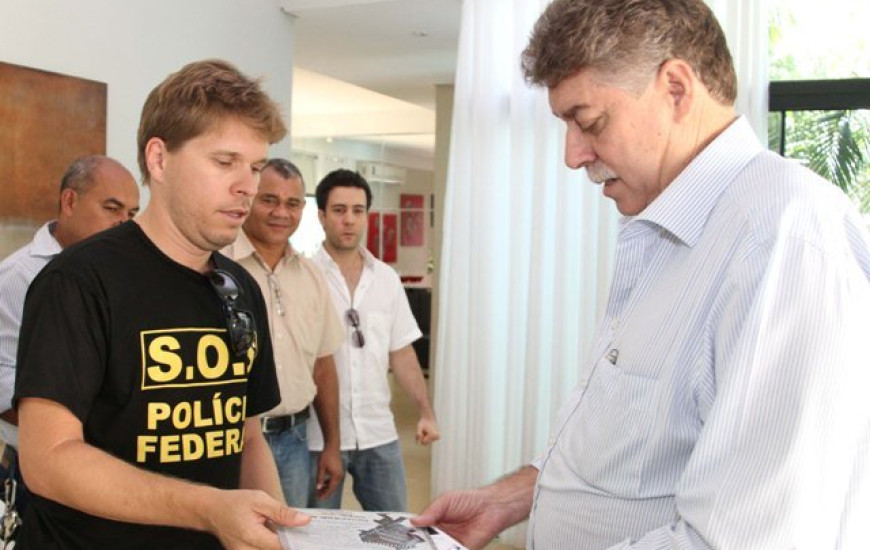 Ribeiro recebe representantes da PF