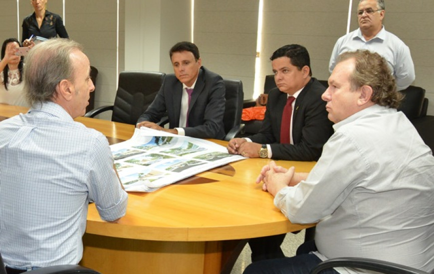 Jorge Frederico destina verbas ao Hospital do Câncer