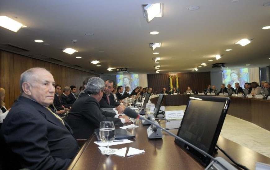 Governador durante reunião