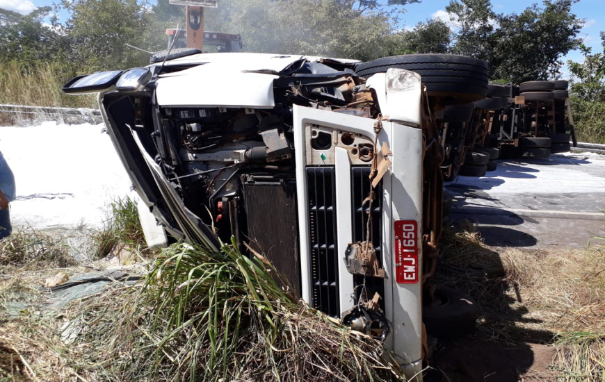Trânsito ficou impedido.