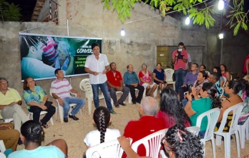 Marcelo Lelis ouve a comunidade da quadra