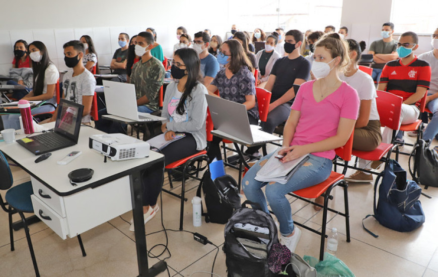 Calendário Acadêmico está mantido, bem como os eventos que já estavam previstos.