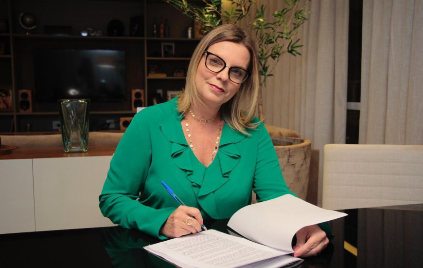 Deputada estadual Claudia Lelis (PV)