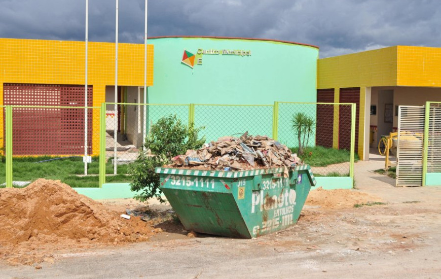 CMEI Chapeuzinho Vermelho, nas Arnos