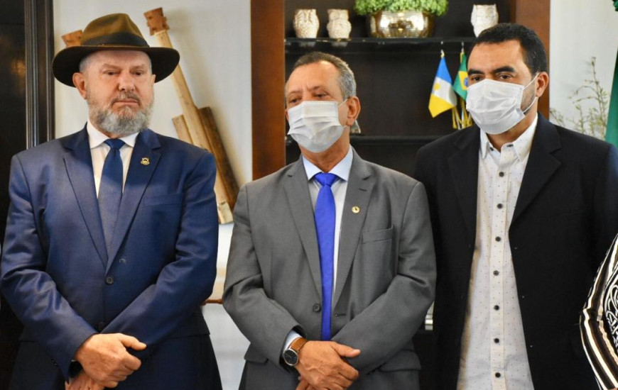 Governador Carlesse, deputado Antonio Andrade e vice-governador Wanderlei.