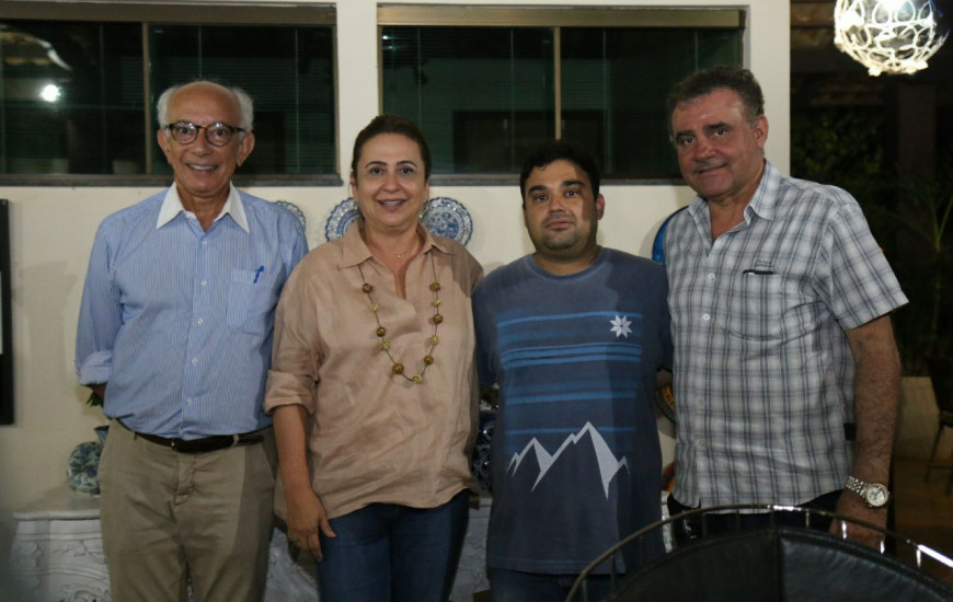 Candidata recebe apoios de líderes