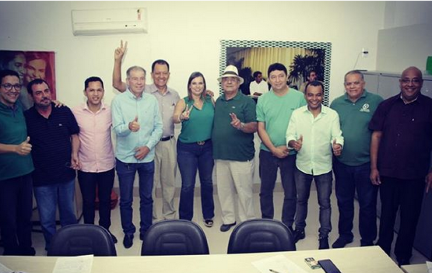 PV anuncia nomes em convenção política