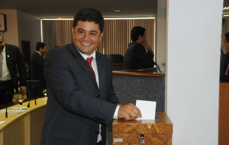 Vereador Rogério Freitas toma posse nesta quarta