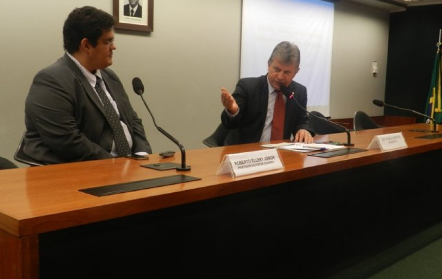 Agnolin em comissão