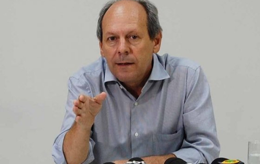 Dimas anuncia medidas de contenção de despesas