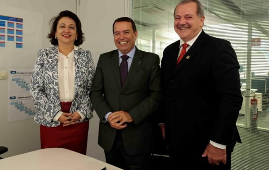 Kátia Abreu, Omar e presidente do Sebrae