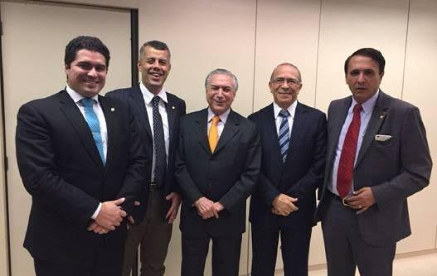 Gaguim se reúne com Temer e Padilha