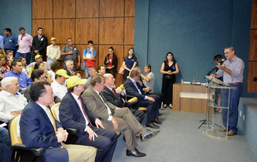 Presidente da Faet/Senar participa de evento