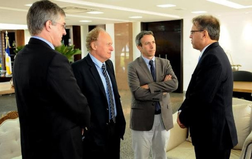 Governador se reúne com missão do BID