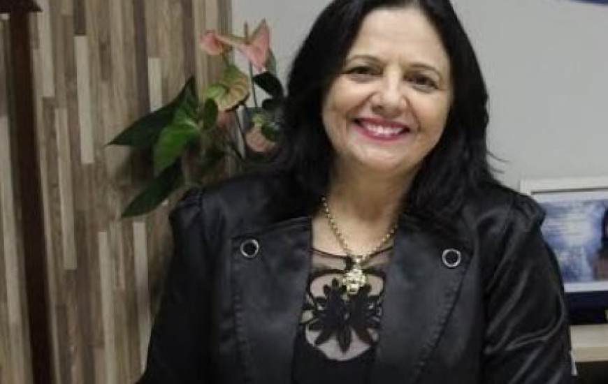 Valderez parabeniza profissionais da imprensa