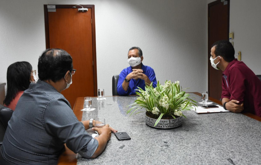 Antonio Andrade em reunião com representantes do Coren-TO.