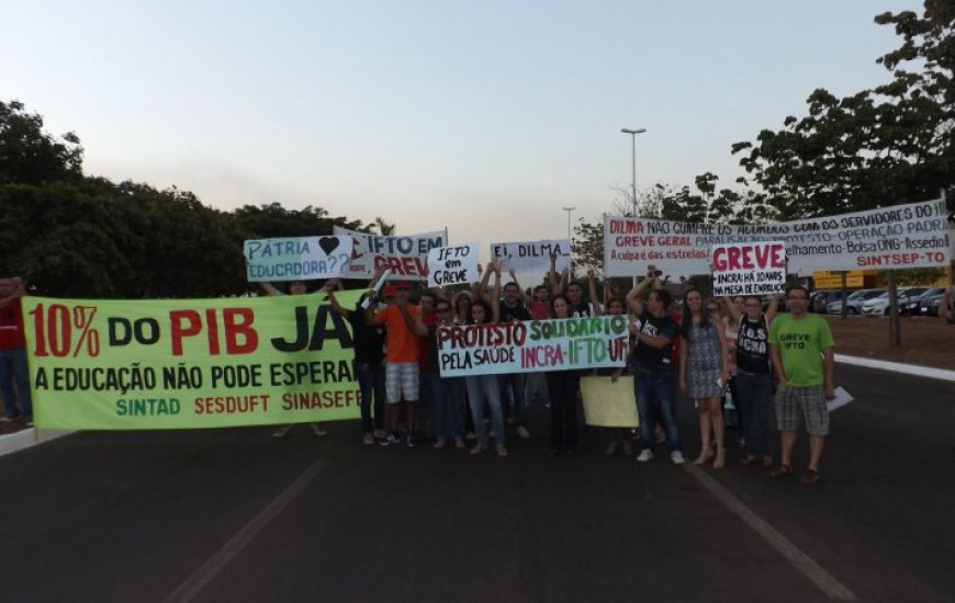 Servidores protestam nesta quinta-feira