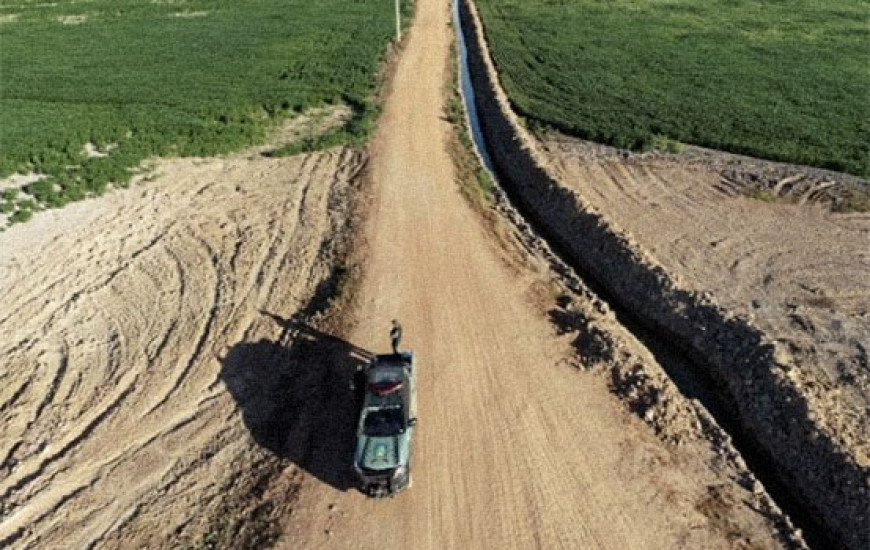 Canal de Irrigação aberto pelo Grupo Diamante