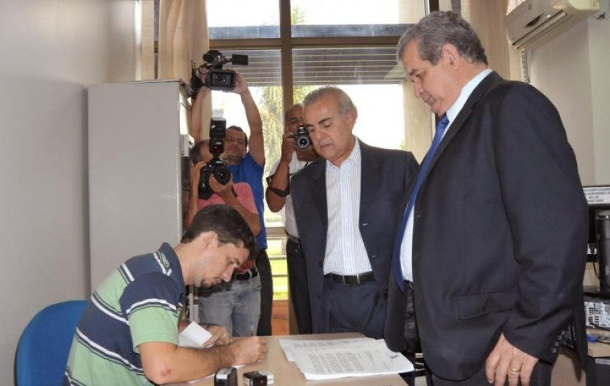 Télio Leão Ayres protocola LDO na AL