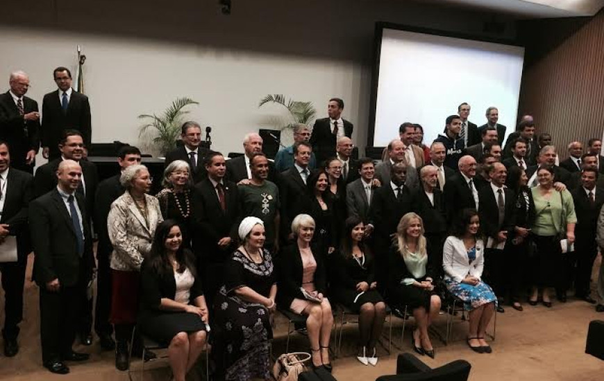 Valderez participa de evento em Brasília