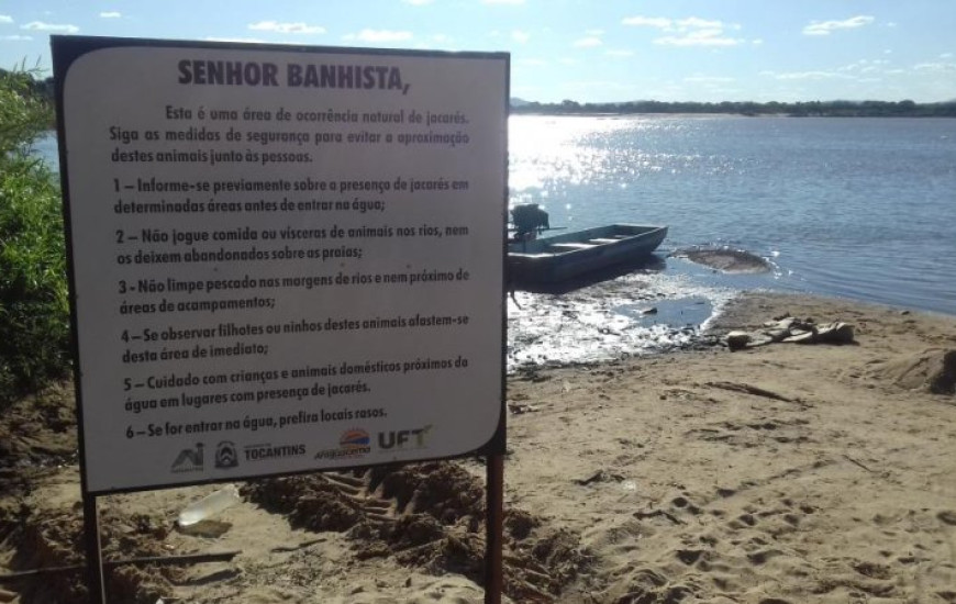 Placas apontam cuidados que o turista deve adotar