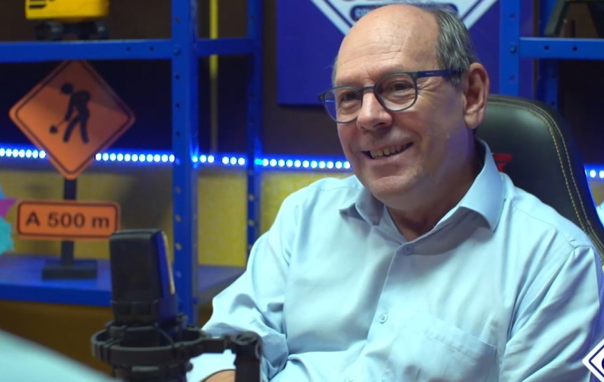 Ronaldo Dimas durante gravação de podcast Canteiro de Obras/Foto: Reprodução