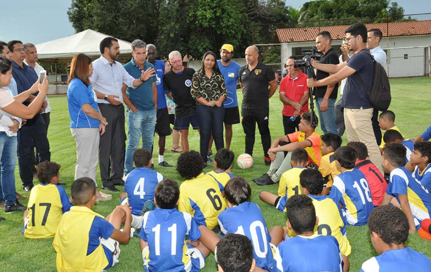 Careca disse que a estrutura da Escolinha de Futebol Nilton Santos é muito boa