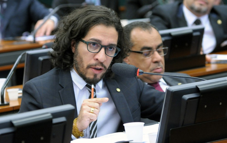 Deputado federal não assumirá mandato