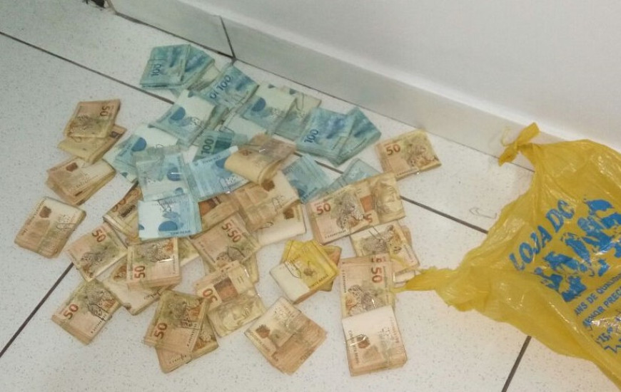 R$ 47.800,00 em dinheiro foram apreendidos