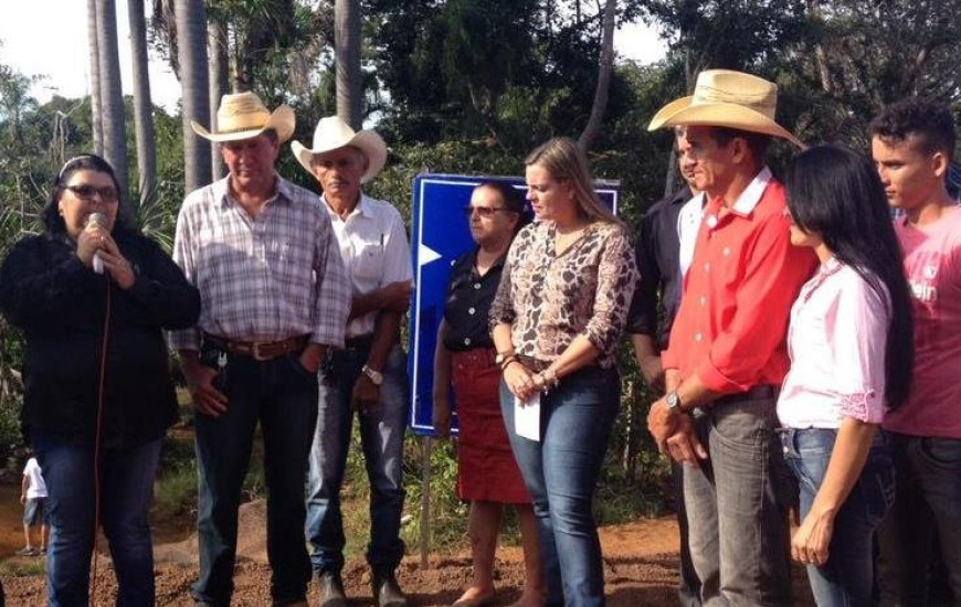 Cláudia prestigia 21º aniversário de Pugmil