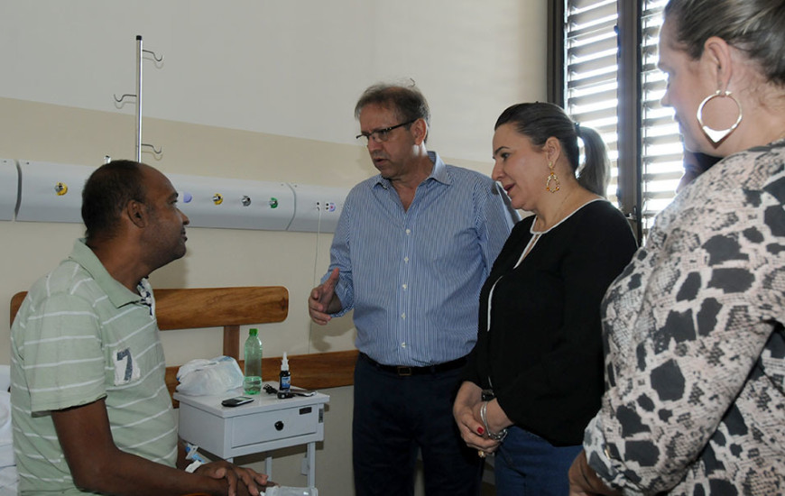 Miranda inaugura ala do HGP, dando fim às tendas