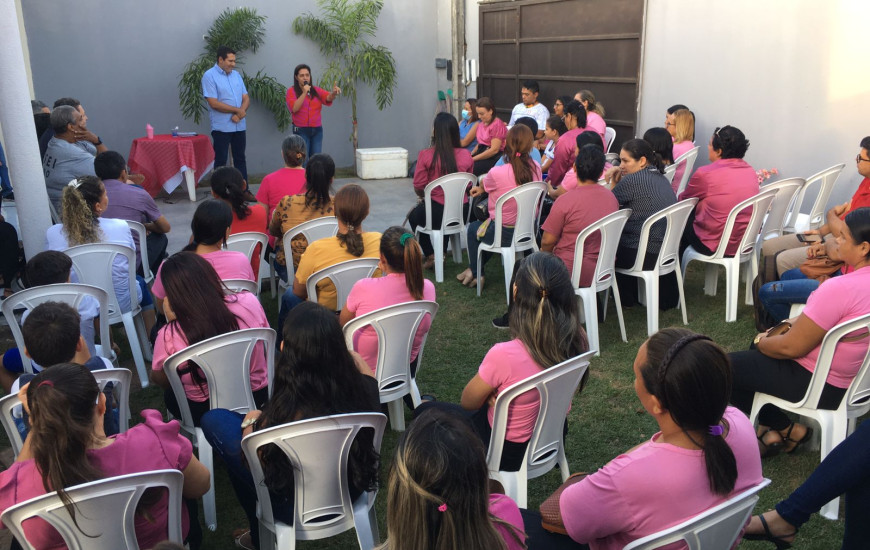 Reunião aconteceu no final do dia na casa da Dona Coraci