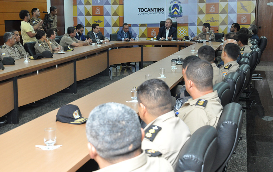 Governador Mauro Carlesse recebe a cúpula da Polícia Militar 