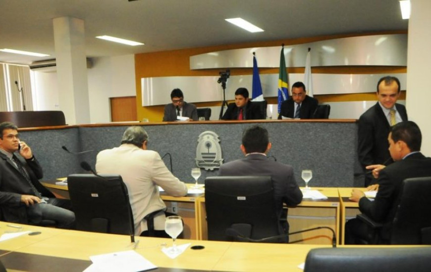 Vereadores em sessão nesta terça-feira, 1º