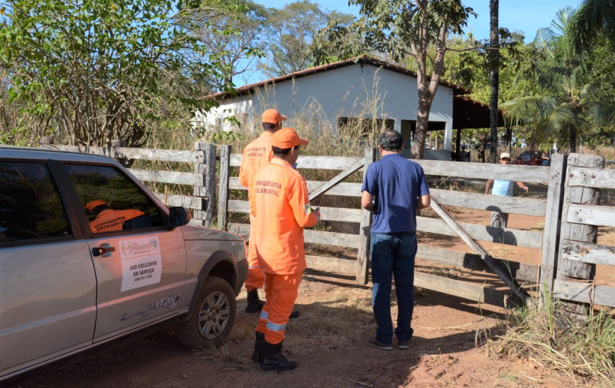 Comitê do Fogo visita propriedades rurais.