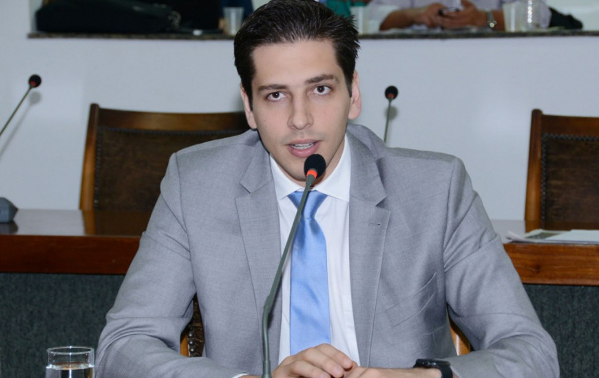 Deputado estadual Olyntho Neto