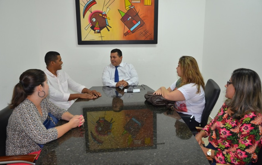 Folha Filho recebe representantes de Conselho