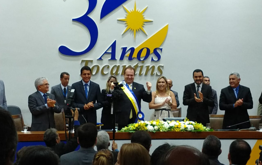 Governador reeleito toma posse nesta terça-feira